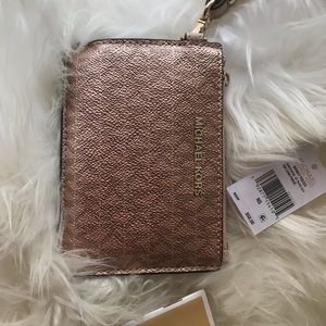 New Michael Kors cardholder wristlet ! pretty!